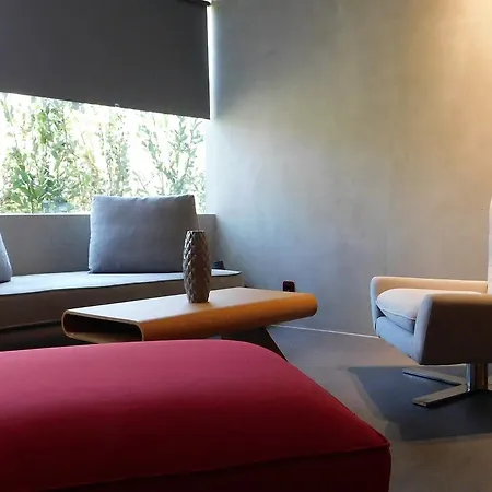 Aparthotel 101 Adrianou 4*